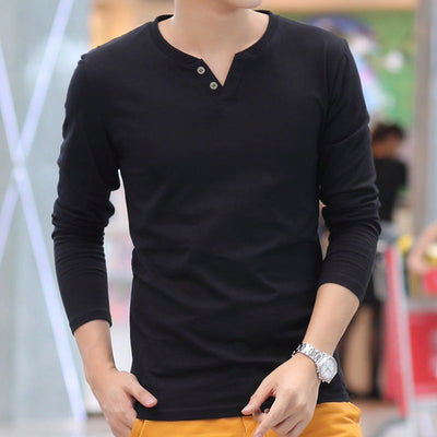 Long sleeve black linen T-shirt for men with V-neck and button decoration.